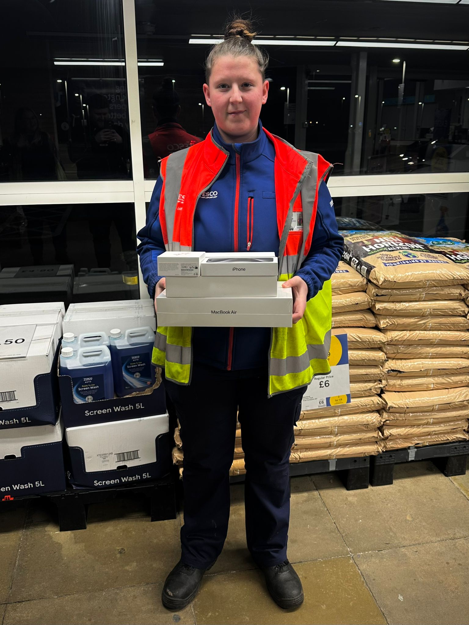 APPLE BUNDLE + £5K INSTANT WINS